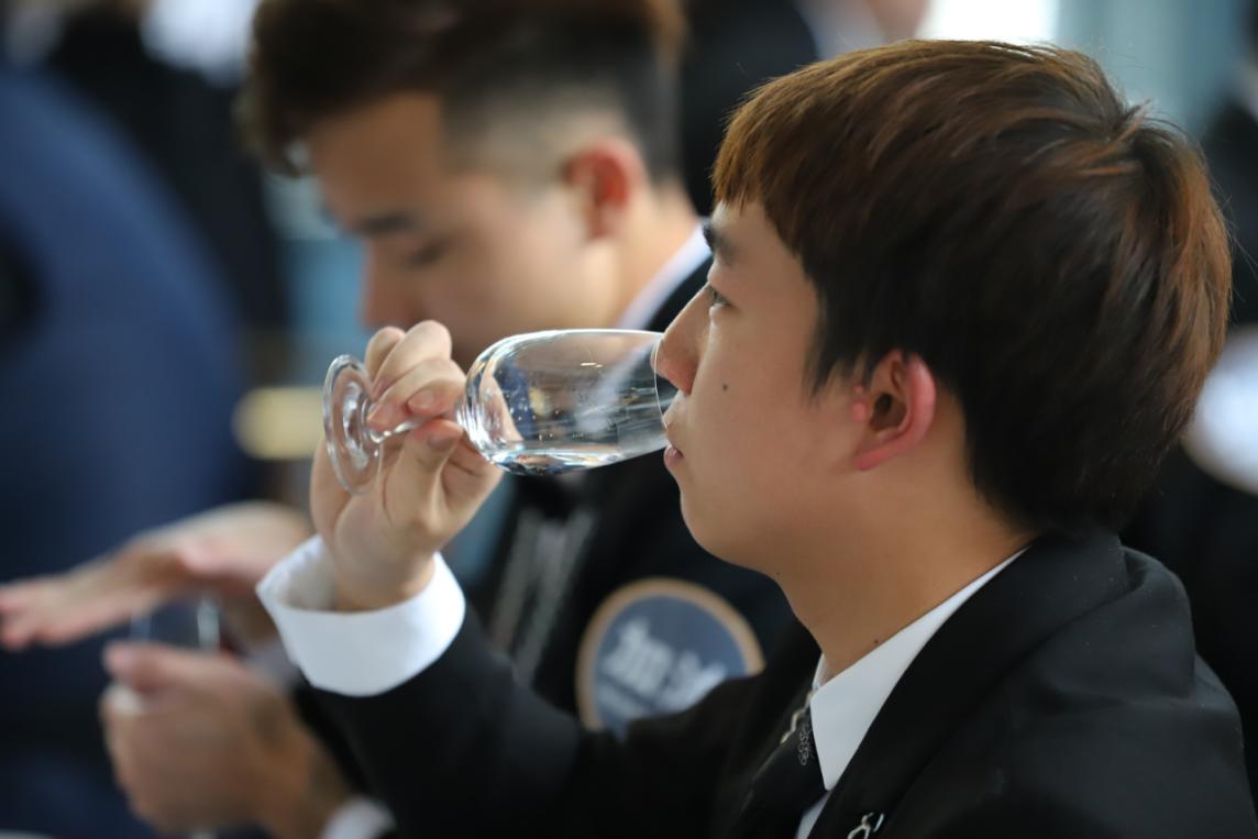 1605061292138945.jpg 235.jpg